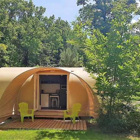Camping Bois De St Hilaire Chalandray Exterior photo