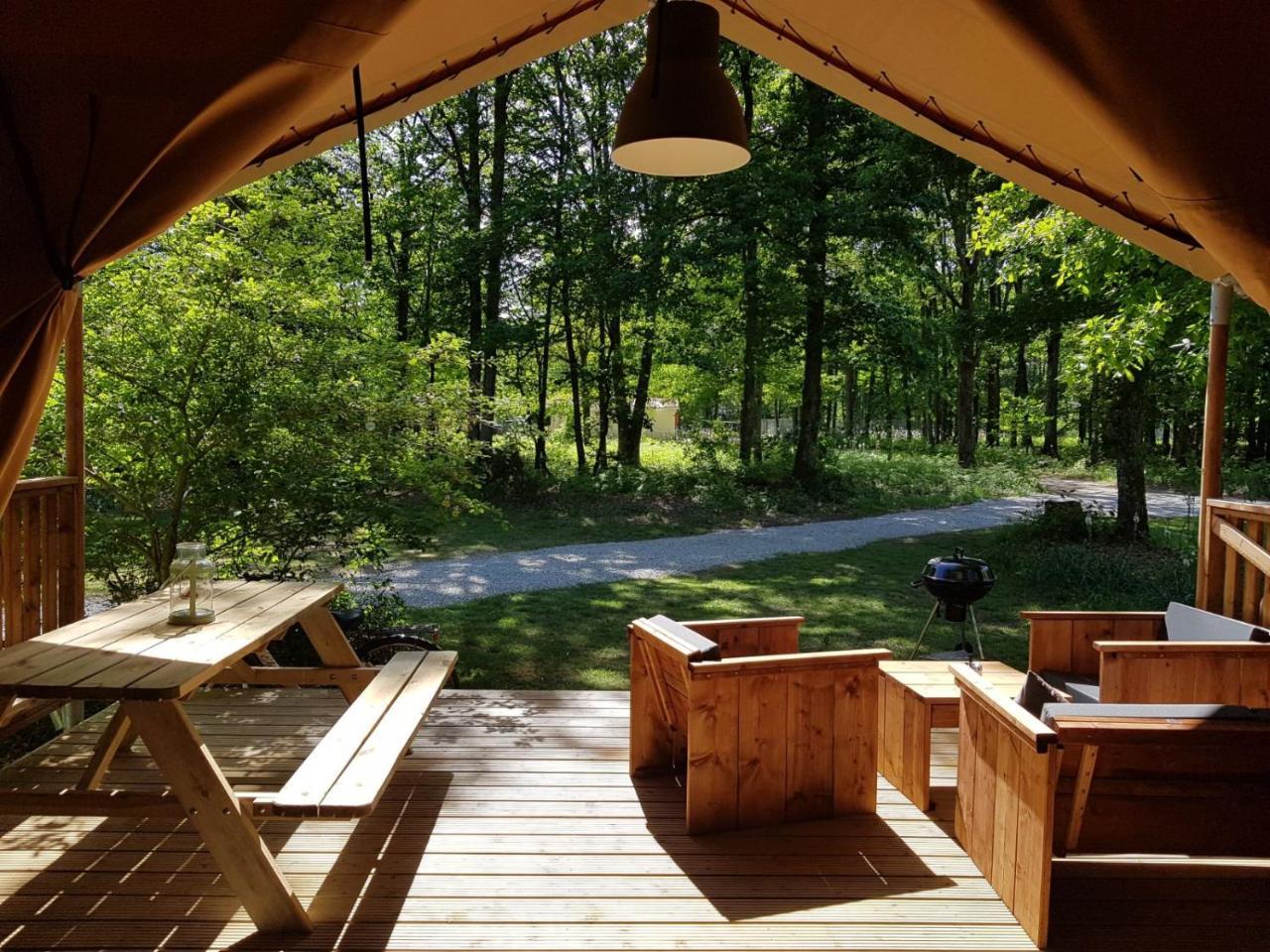 Camping Bois De St Hilaire Chalandray Exterior photo