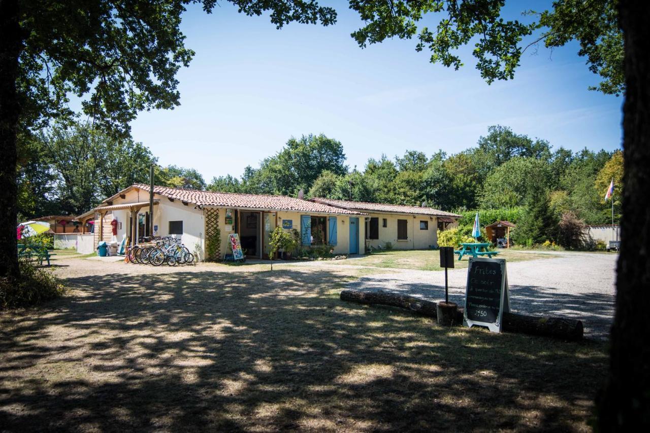 Camping Bois De St Hilaire Chalandray Exterior photo