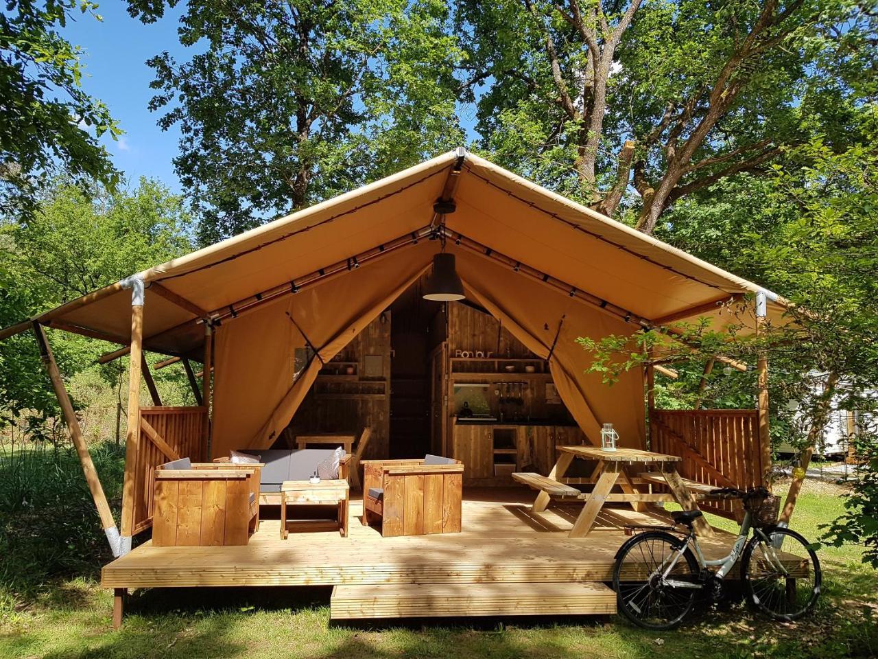 Camping Bois De St Hilaire Chalandray Exterior photo
