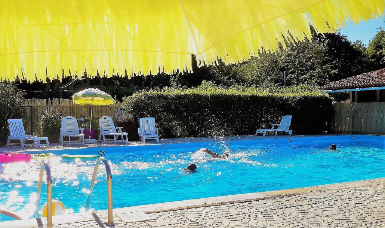 Camping Bois De St Hilaire Chalandray Exterior photo