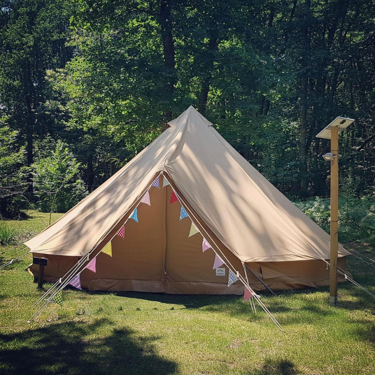 Camping Bois De St Hilaire Chalandray Exterior photo
