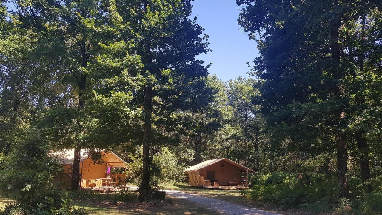 Camping Bois De St Hilaire Chalandray Exterior photo
